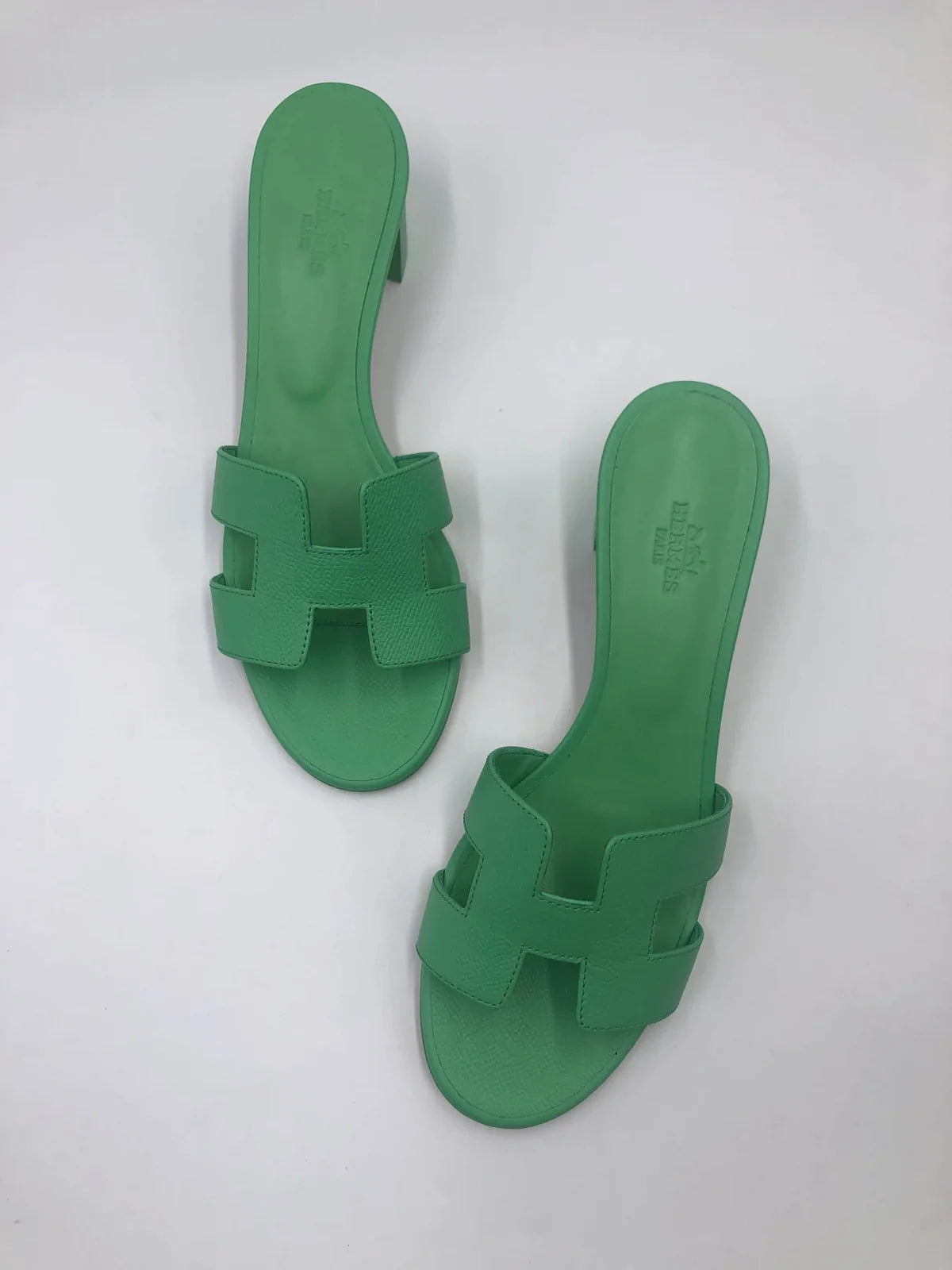 HERMÈS OASIS LEATHER SANDALS (VERT POMME)